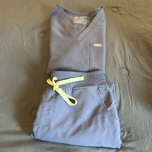 Figs Periwinkle blue XL/P HW joggers and one pocket XL scrub top